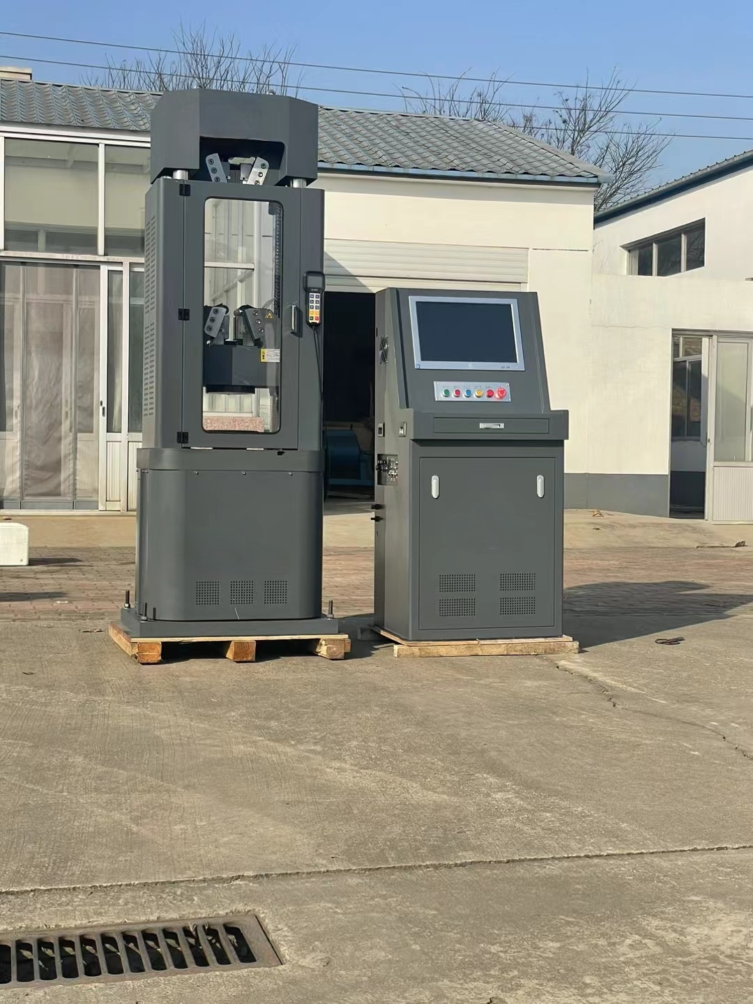 Máquina de prueba universal servo hidráulica