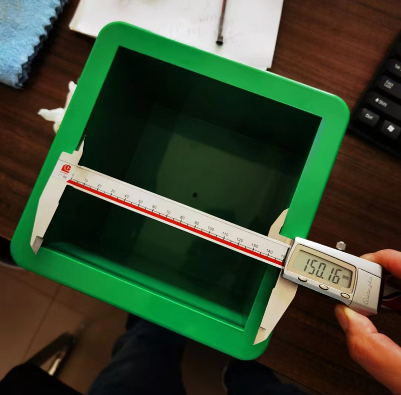 Prueba de concreto de 150 mm de molde de cubo