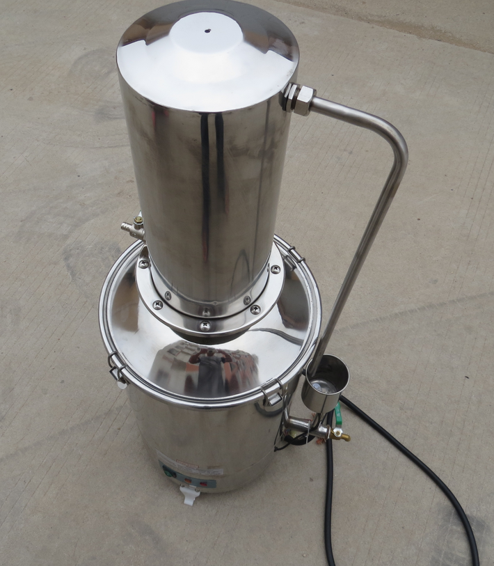 Destilador de agua para laboratorio