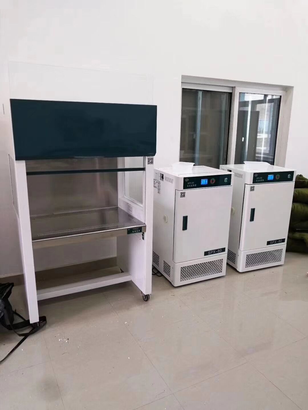 capucha de flujo laminar estándar