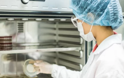 Incubadoras de laboratorio en experimentos biológicos
